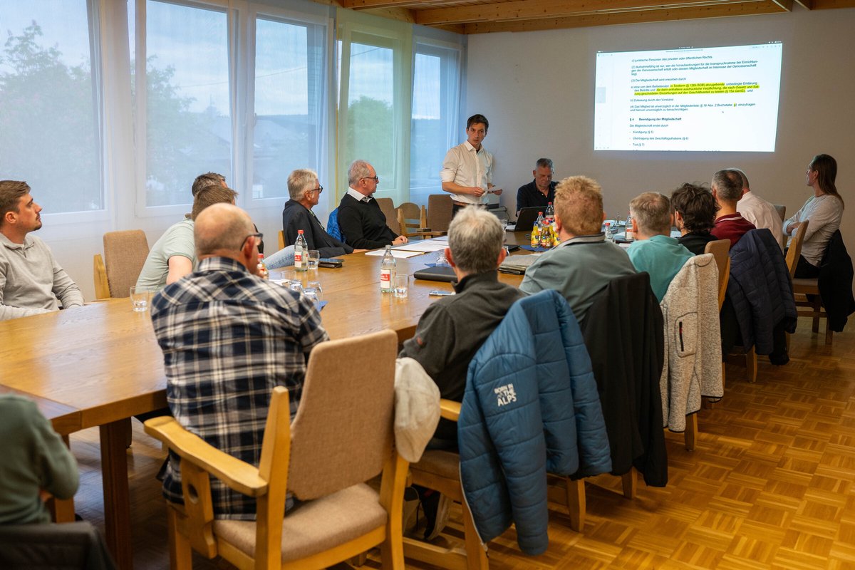 Blick in die Gründungsversammlung im Sitzungssaal des Rathauses